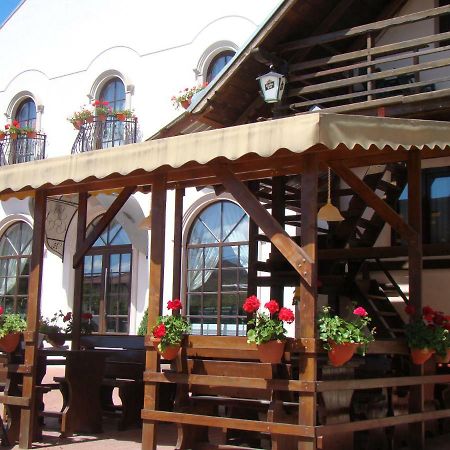 Casa Hora Hotel Szucsáva Kültér fotó