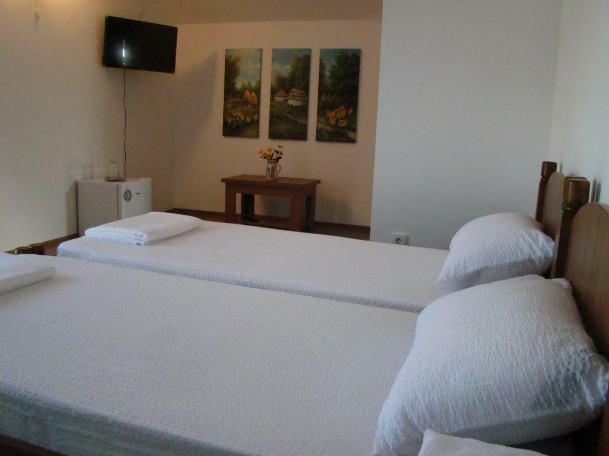 Casa Hora Hotel Szucsáva Kültér fotó