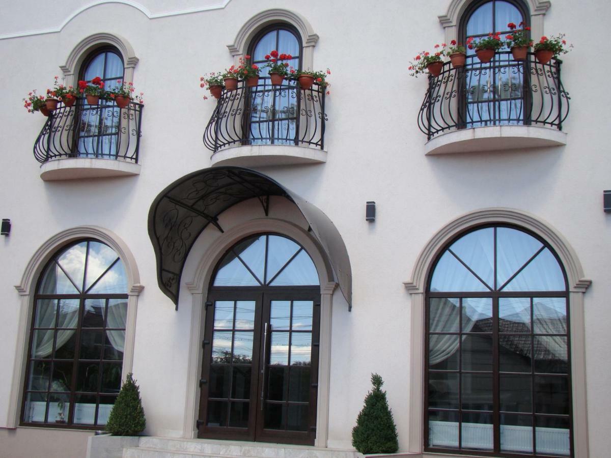 Casa Hora Hotel Szucsáva Kültér fotó