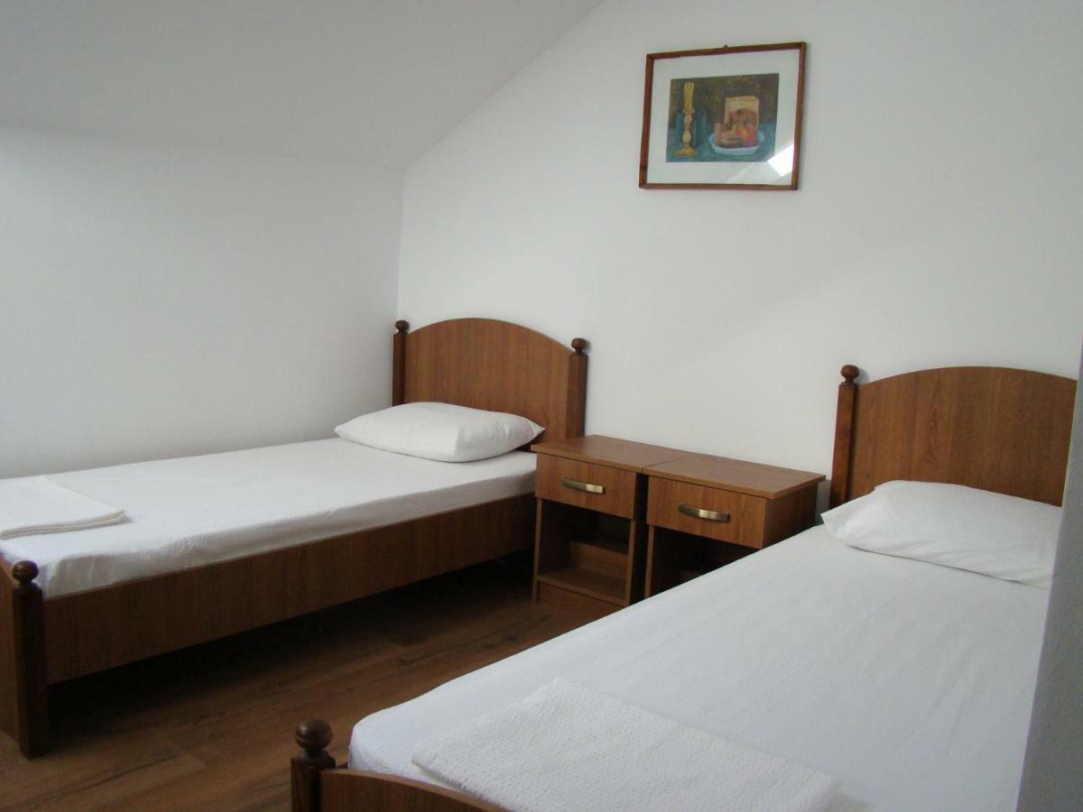 Casa Hora Hotel Szucsáva Kültér fotó