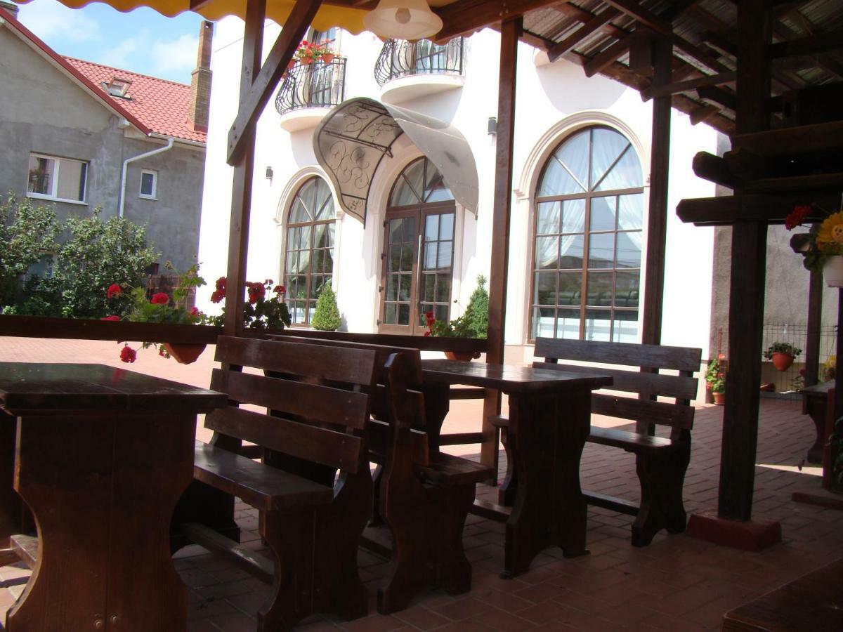Casa Hora Hotel Szucsáva Kültér fotó