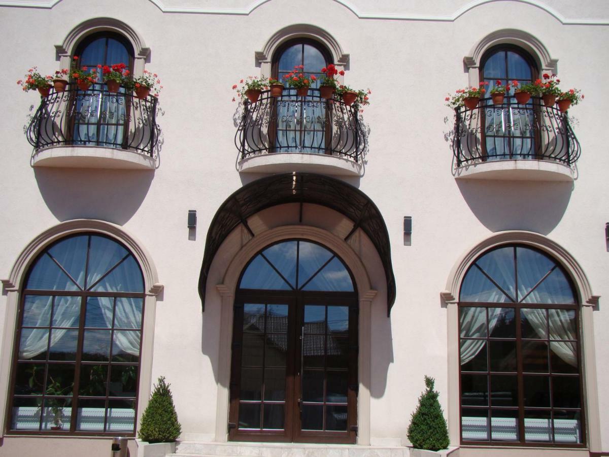 Casa Hora Hotel Szucsáva Kültér fotó